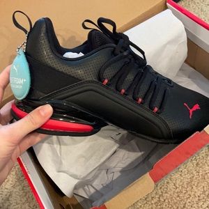 puma soft foam shoes never worn